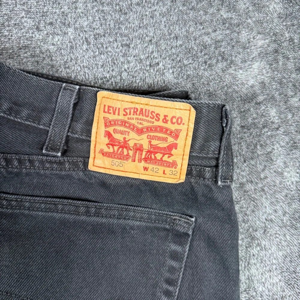 Levis 505 Regular Fit Straight Leg Black Denim Jeans Mens 42x32 100% Cotton